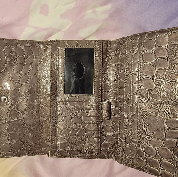 Guess wallet - Picture 2 of 6